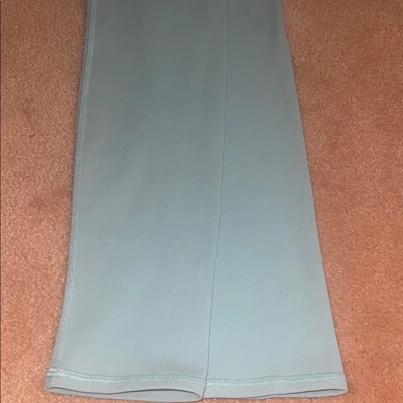 ALO Yoga Sky Blue Leggings in excellent condition - Picture 14 of 15